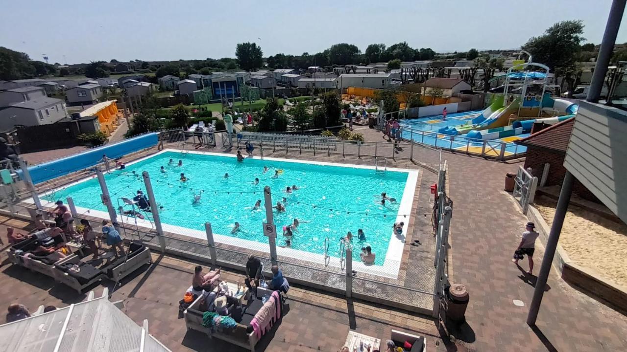 Olympic Holiday Caravan Selsey Exterior foto